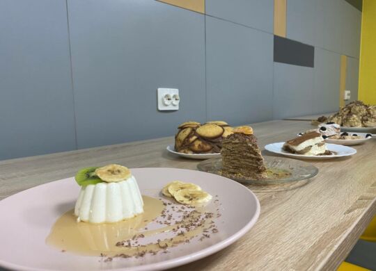 photo_5947033523493912105_y